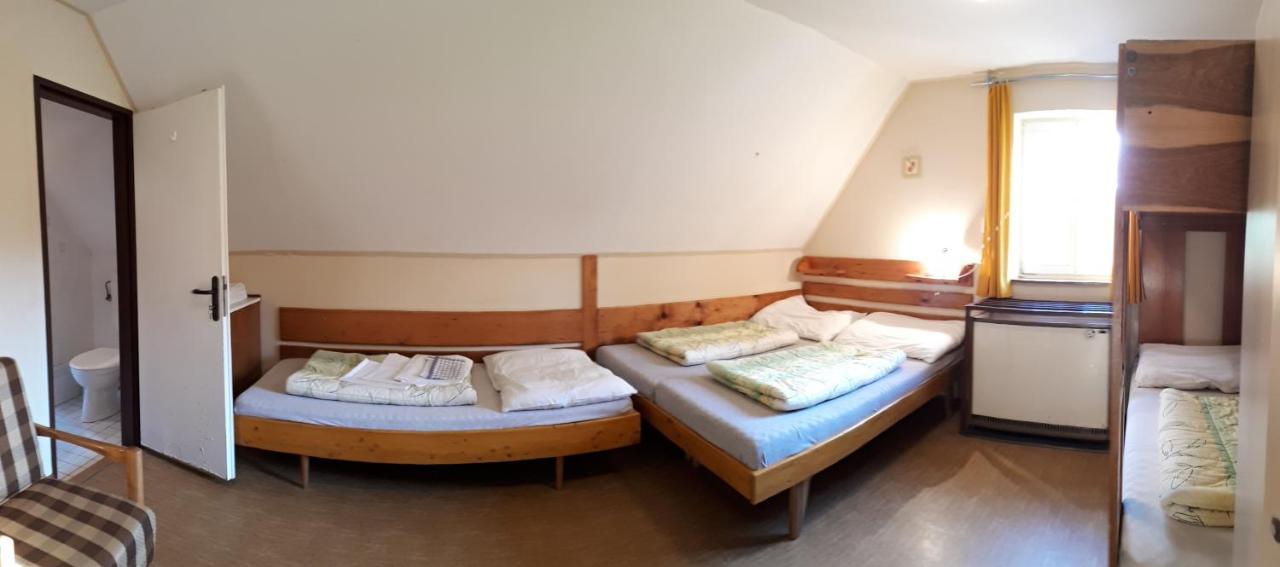 派克波特斯耐兹库 悠佩卡鲁旅馆酒店 外观 照片